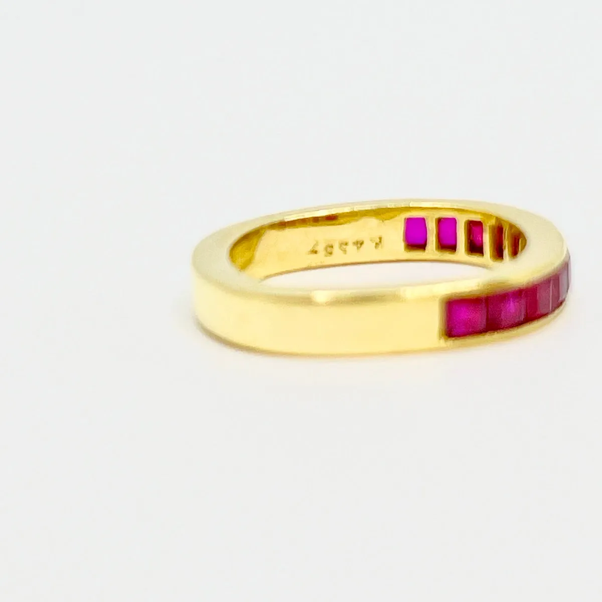 18K Gold Ring with 11 Square Rubies