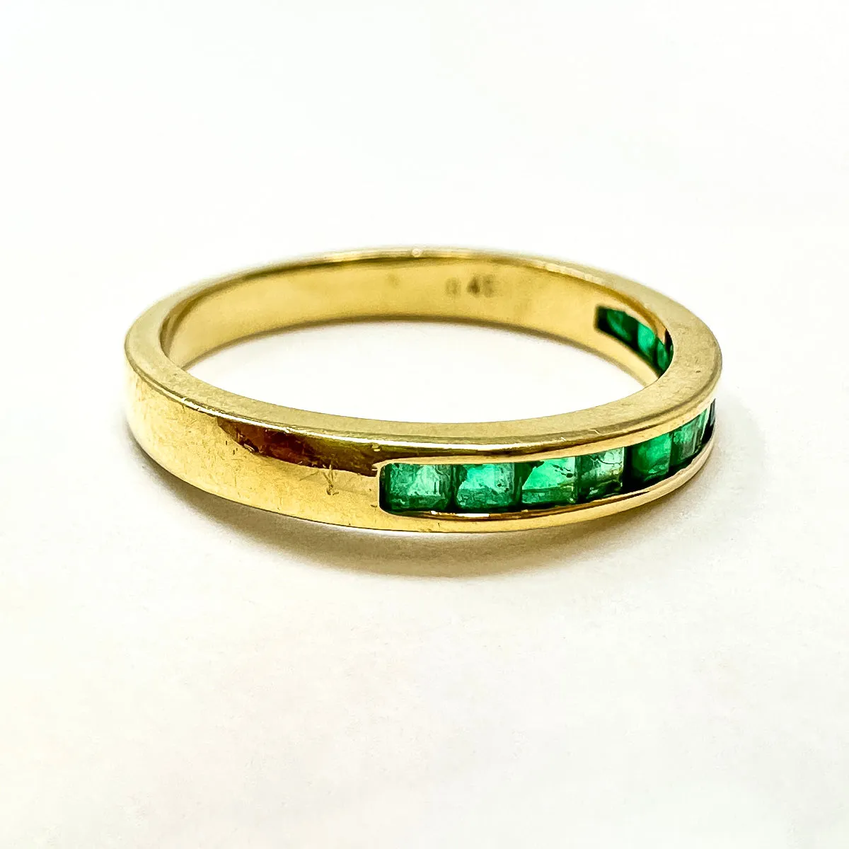 18K Gold Ring with 12 Emeralds