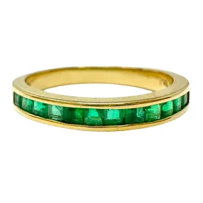 18K Gold Ring with 12 Emeralds