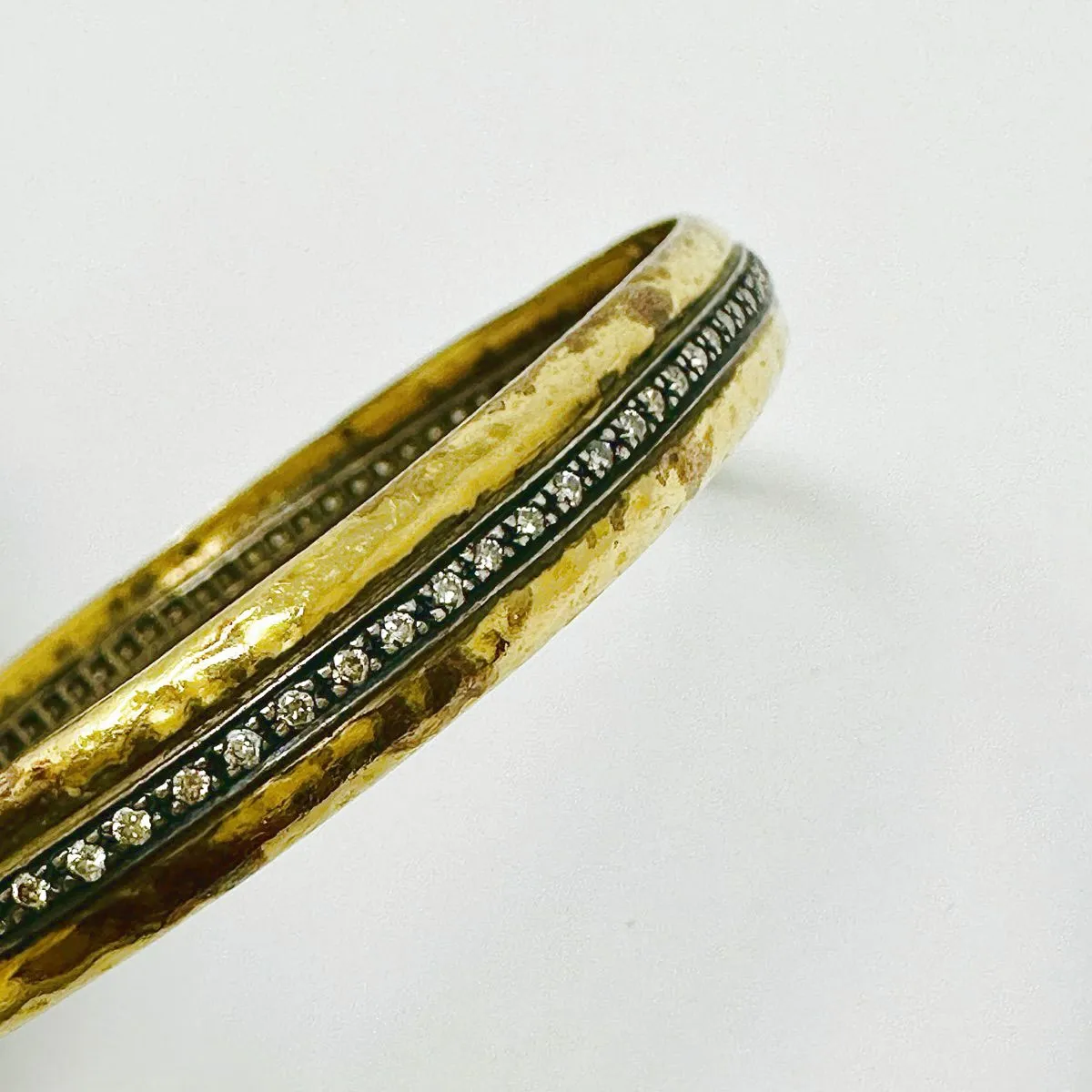 18K Vintage Gold Bangle Bracelet with Diamond