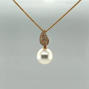 18k Yellow Gold White South Sea Pearl and Diamond Necklace