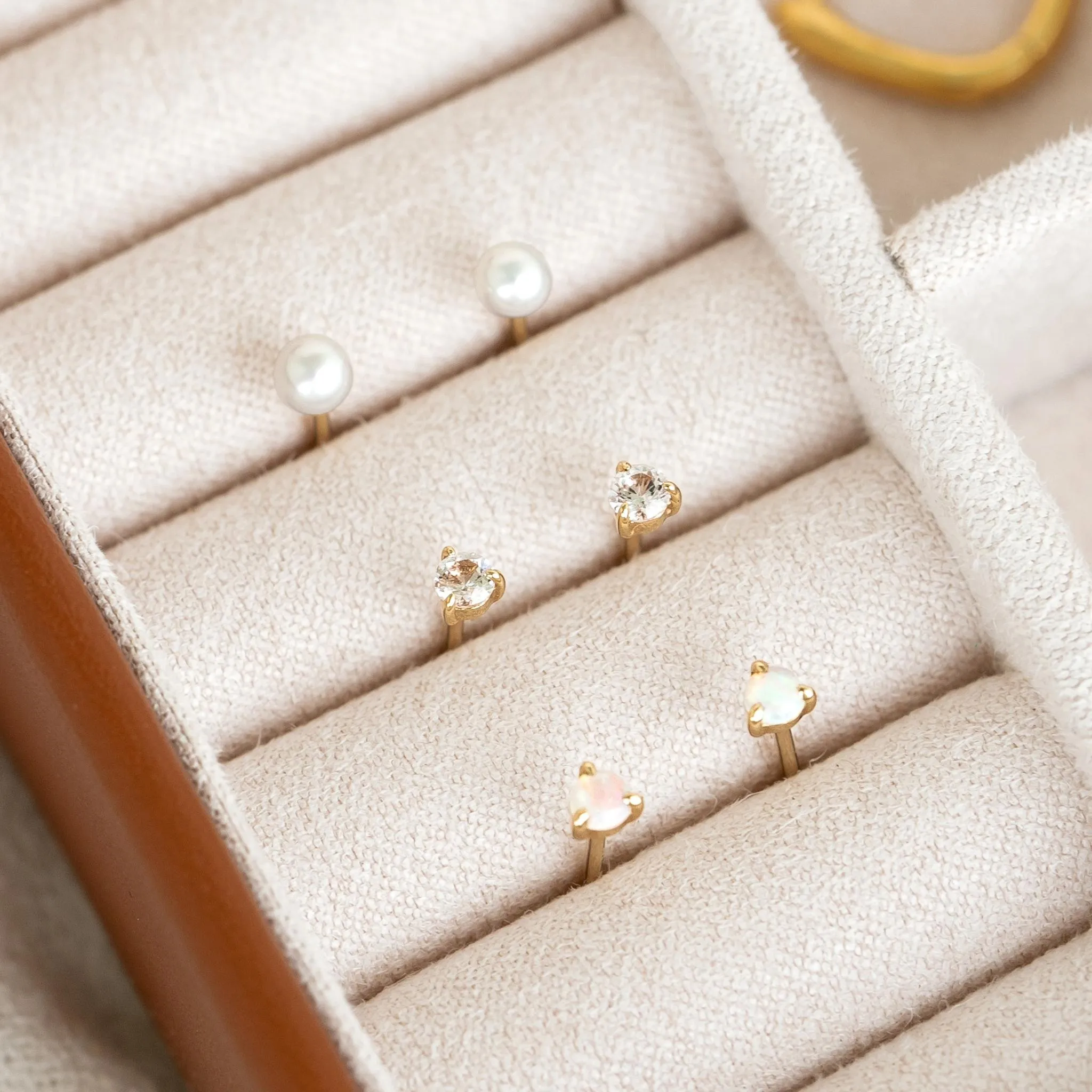 April Birthstone Stud Earrings 14k Gold - White Sapphire