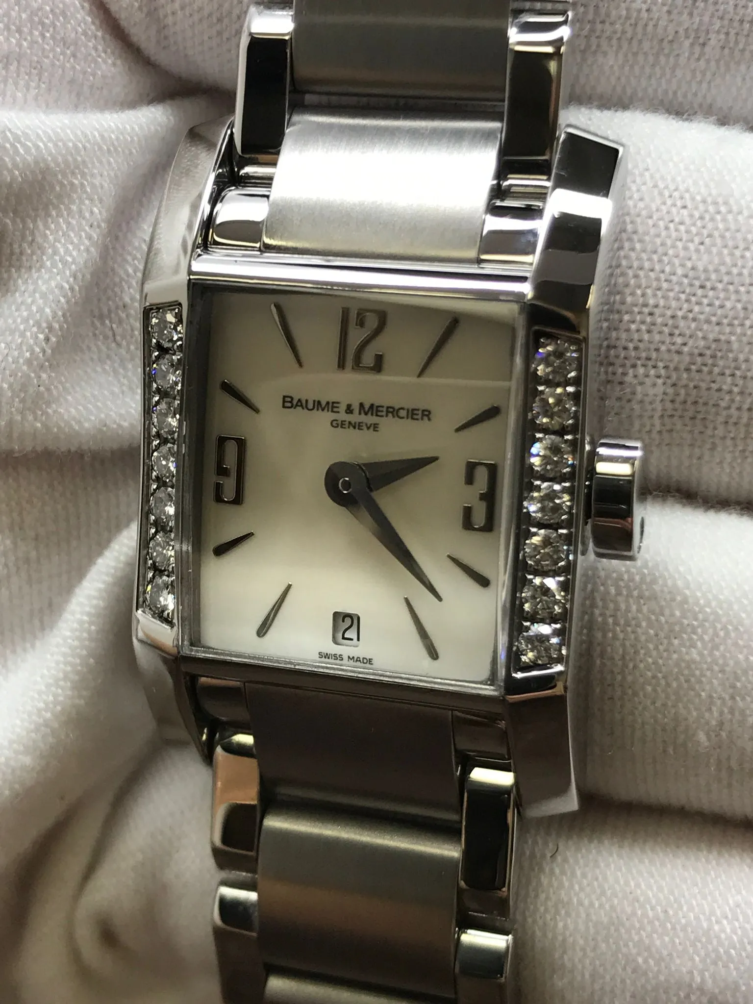 Baume & Mercier Diamant M0A08569 Mother of Pearl Dial Quartz Women's Watch