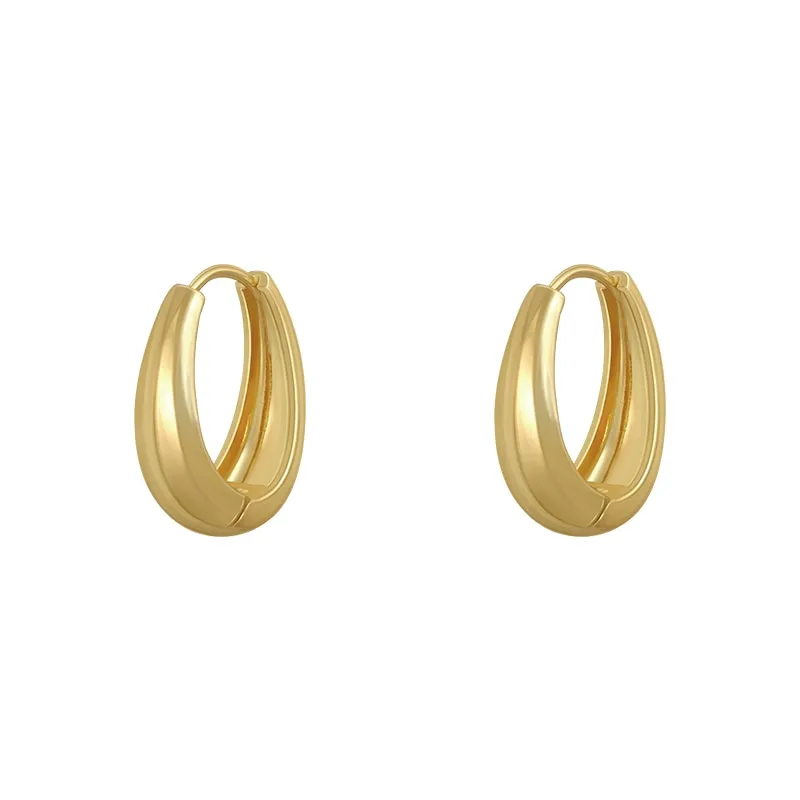 Gold Earrings in Ellipse Shape