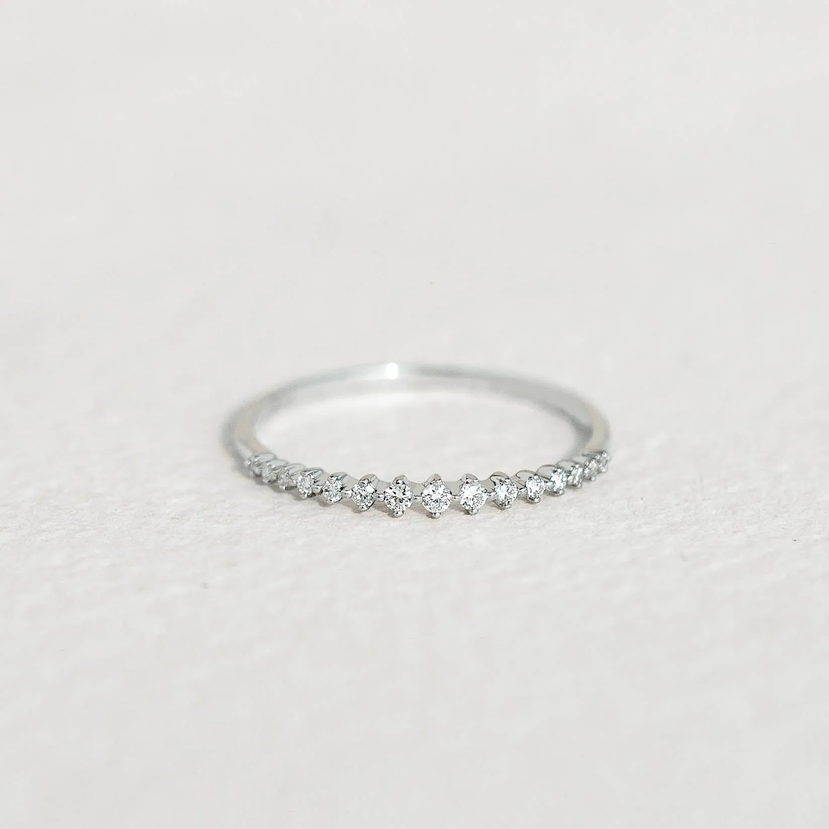 Graduated Diamond Ring White Gold - Ophelia