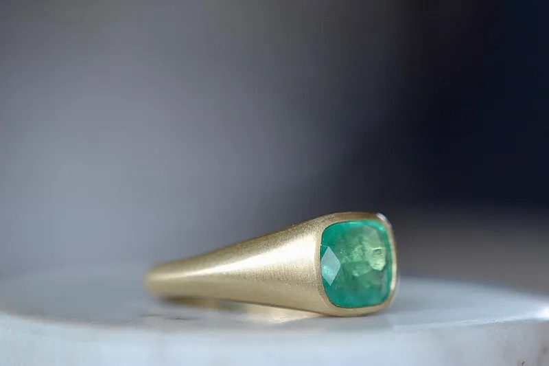 Signet Ring with Green Emerald